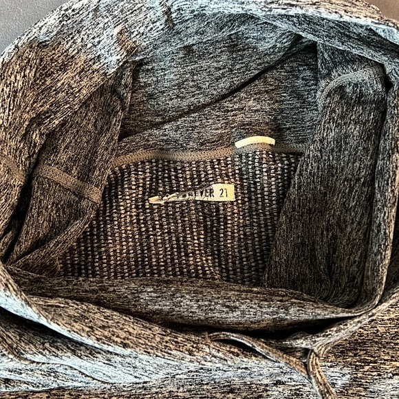 Cowl Neck Athletic Long Sleeve Pull Over Sweatshirt in Marled Grey - Picture 2 of 4